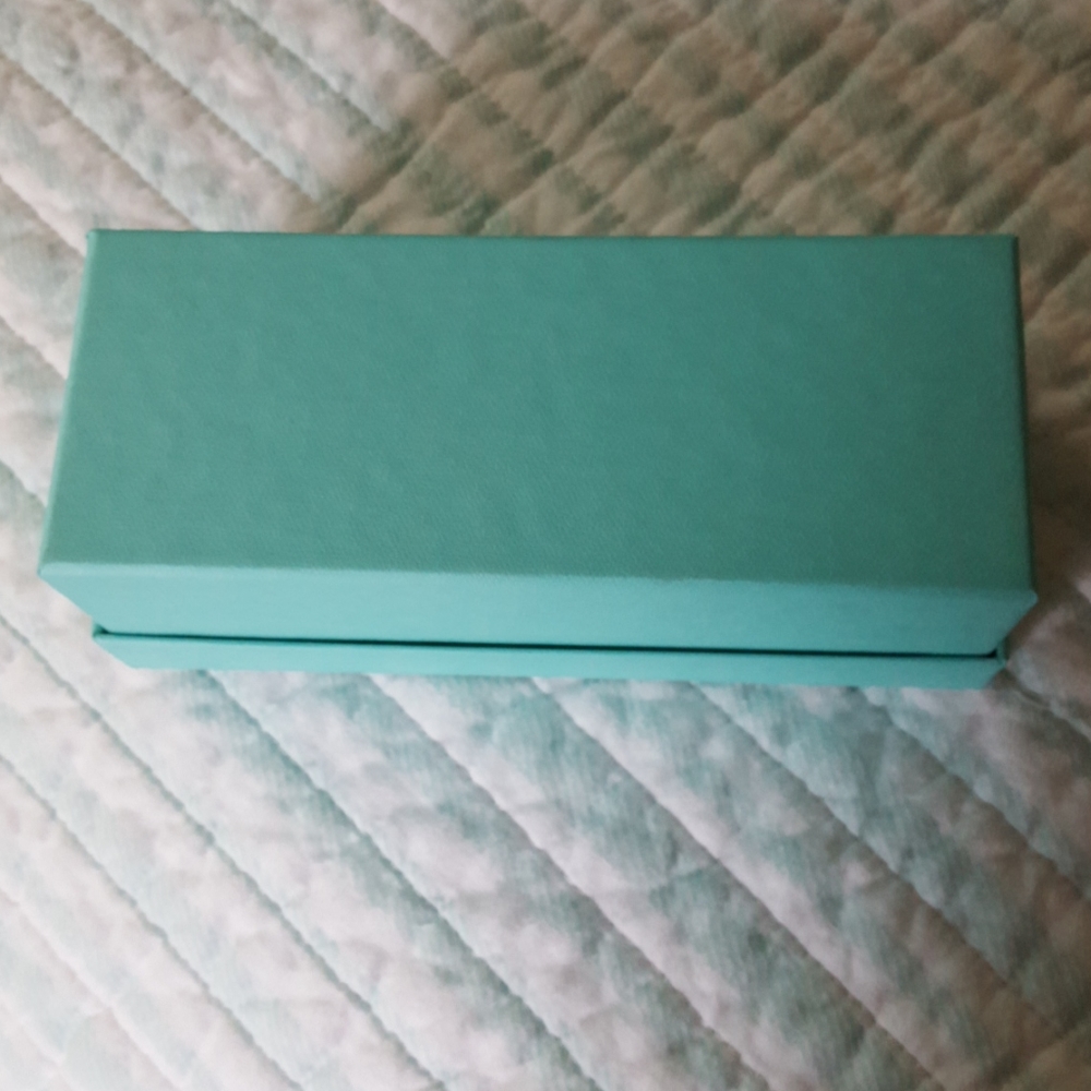 Tiffany's eye glasses box - Picture 3 of 4